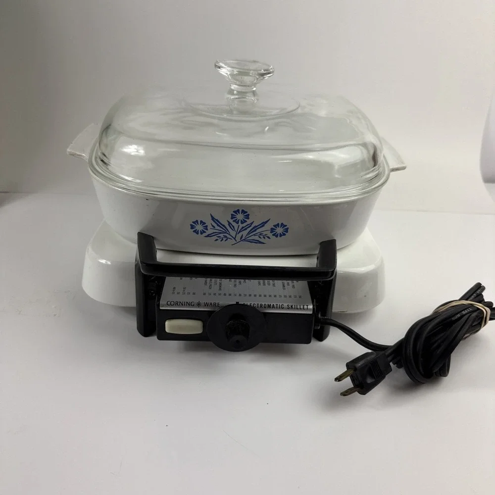 Vintage Corning Ware Blue Cornflower Electromatic Skillet P12ES A10B Casserole